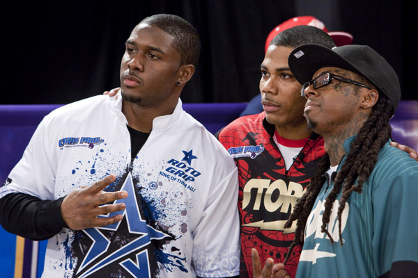Fotos: Lil Wayne joga boliche depois de sair da cadeia Fotos: Lil Wayne joga boliche depois de sair da cadeia