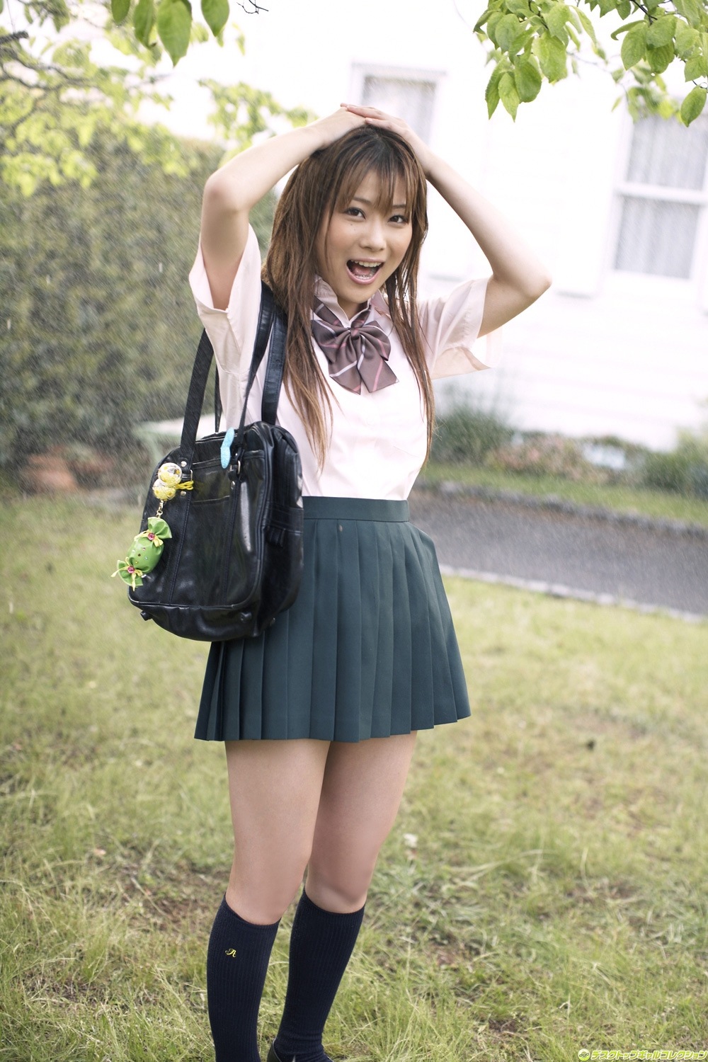 [SlickDog-Satomi_schoolgirl_05[2].jpg]