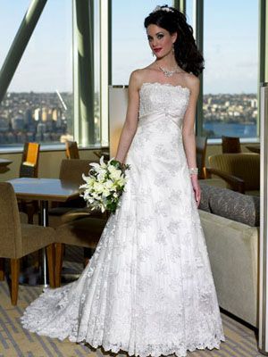Wedding Dresses / Bridal Gowns