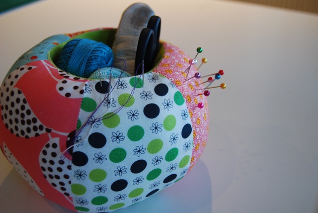 Pin cushion caddy (2)