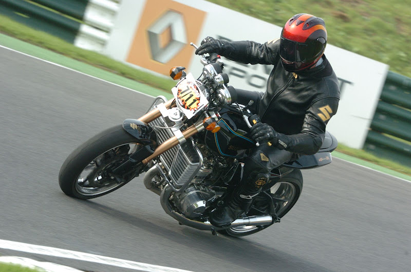 Suzuki 750 GT K5 K5%20Kettle%20at%20Cadwell%20-%20racing