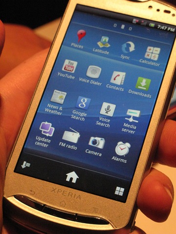 [sonyericssonxperiapro-handsonlg3[4].jpg]