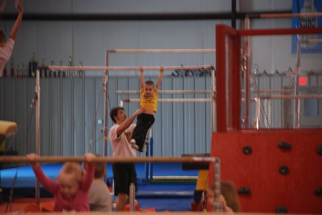 [2009 gymnastics030[2].jpg]
