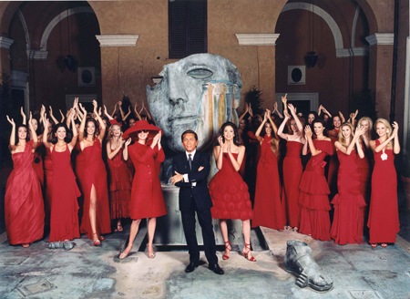 [valentino_with_models_17_11_20004.jpg]