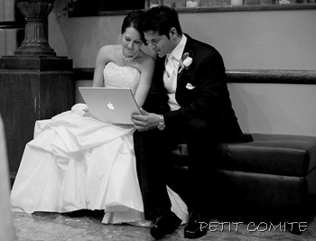 bride-and-groom-watching-their-same-day-wedding-slideshow-01
