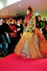D&eacute;fil&eacute; de robe du cr&eacute;ateur Nicolas Fafiote pour l'ouverture du festival "D'un monde &agrave; l'autre"....