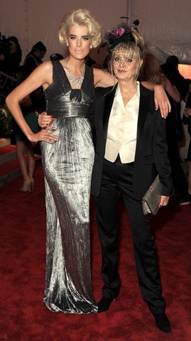 [Agyness Deyn and Twiggy[18].jpg]