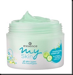 ess_SkinCare_MoistureCream_opened02 ess_SkinCare_MoistureCream_opened02