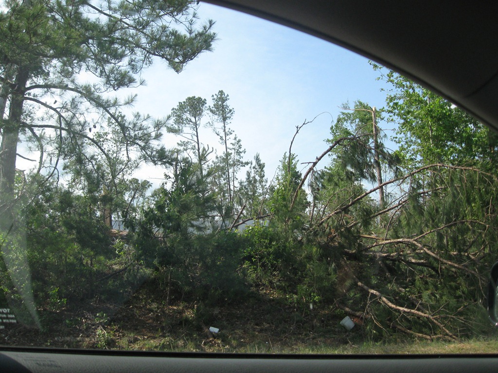 [tornado april 2011 012[5].jpg]