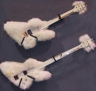 [strange-guitars-31[2].jpg]