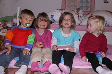 Phinneas, Constance, Sophia & Alexandra - all checking out the Nintendo DS.