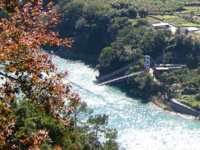 Click to enlarge 溪口吊橋