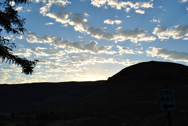[Sunrise[4].jpg]