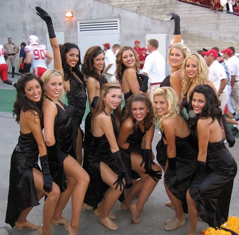 [usc-cheerleaders[3].jpg]