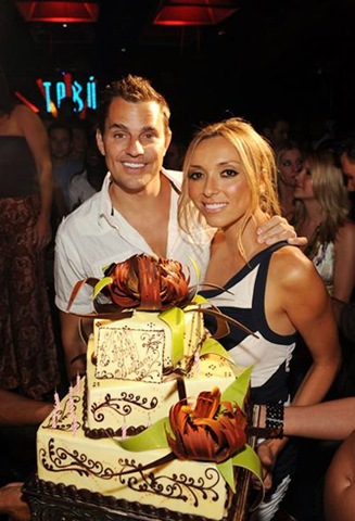 [Giuliana-Rancic-Pregnant[1].jpg]
