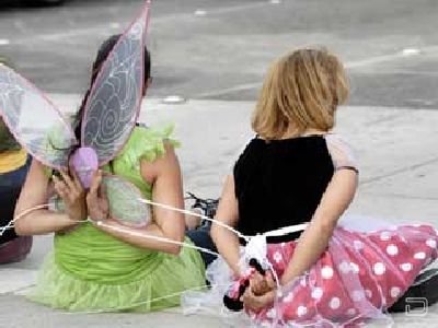 1264476827_costume_guys_arrested_11