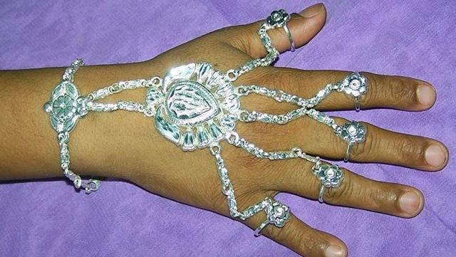 [cuff83.jpg]