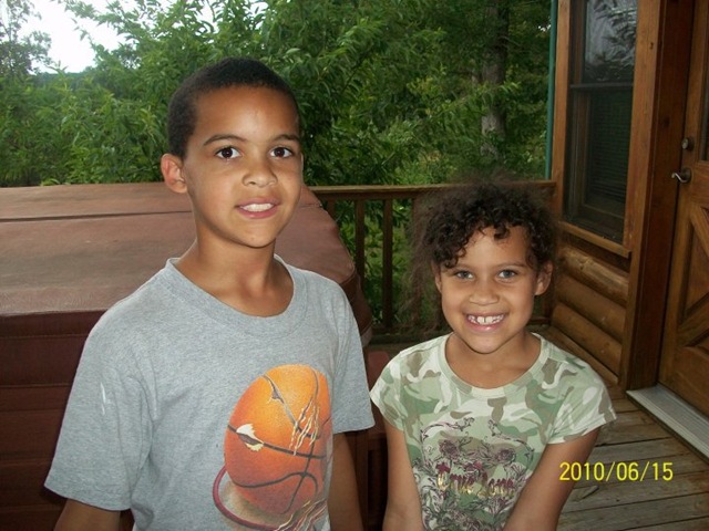 [Josiah and Sydney[2].jpg]