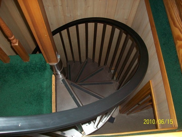 [Spiral going to basement level[2].jpg]
