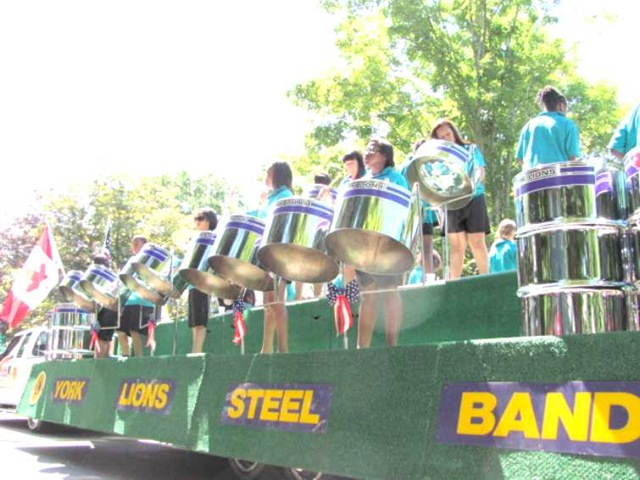 [4th of july parade steel band 3[2].jpg]