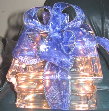 [christmas light box with bow1[3].jpg]