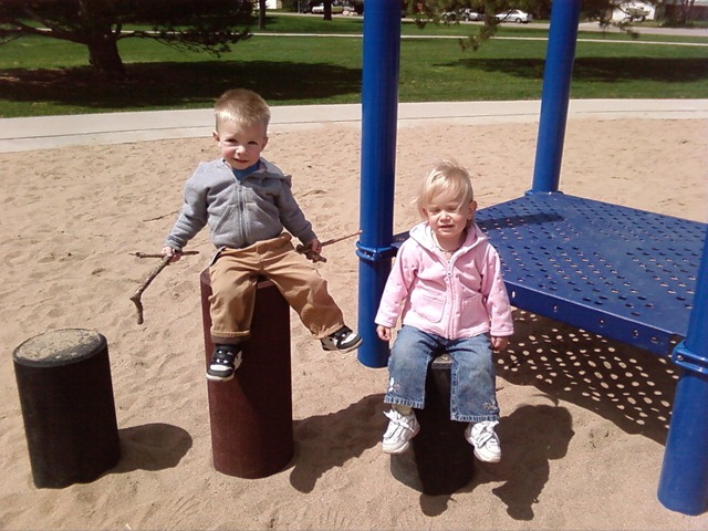[2008-05-16 Kids at Park 002[4].jpg]