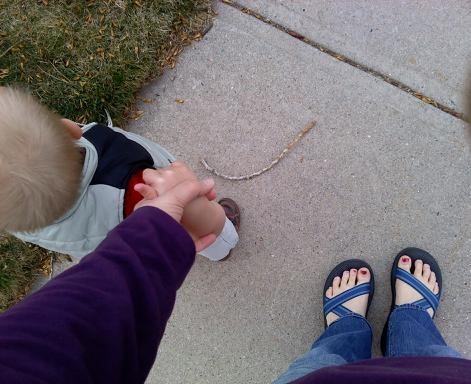 [2011-04-04 Nate and Mommy walking (1)[5].jpg]