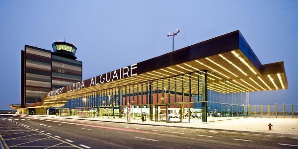 [Aeroport-Lleida-Alguaire-premio-Mies-van-der-rohe[5].jpg]