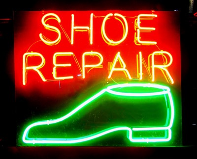 [shoe-repair-sign[2].jpg]
