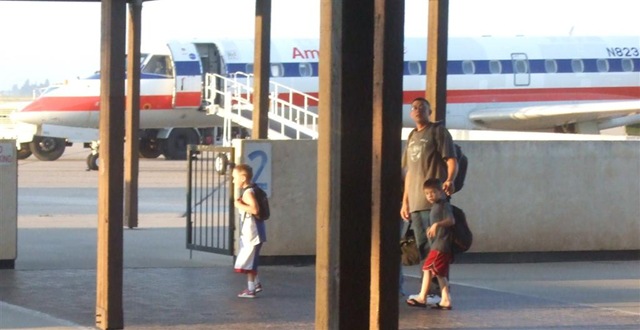[heading to plane 073010 (Large)[5].jpg]