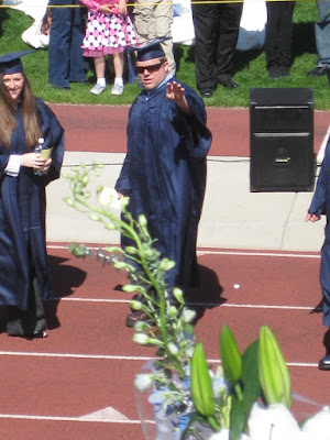 grad01 Ben Acknowledges His Entourage | Greeley, CO