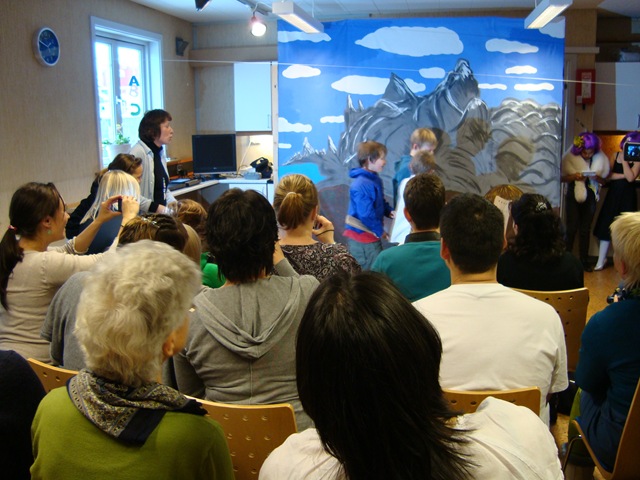 [2009-10-17 Teater friskolen 001.jpg]