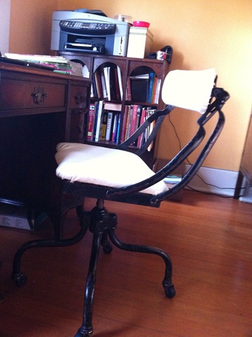 [Chair[6].jpg]