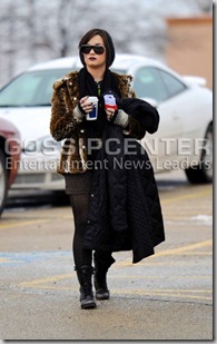 demi-lovato-122510-23_0 demi-lovato-122510-23_0