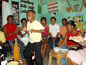 ダンスダンスダンス1－マダガスカル人の自宅に招かれて