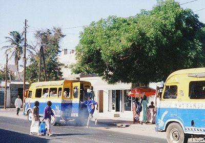 セネガルのローカルバス