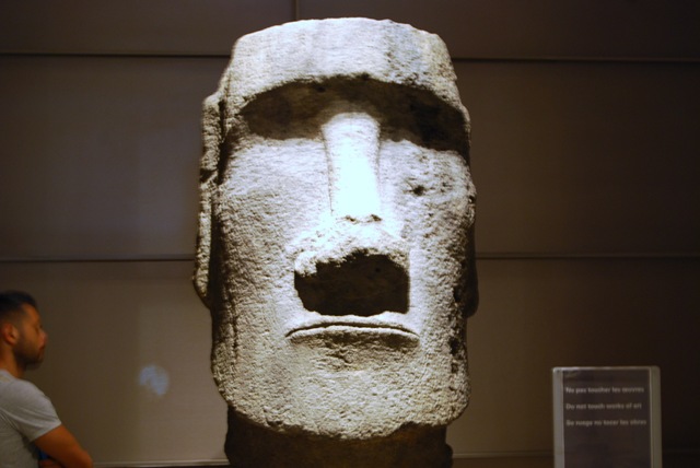 [An Easter Island Head[2].jpg]