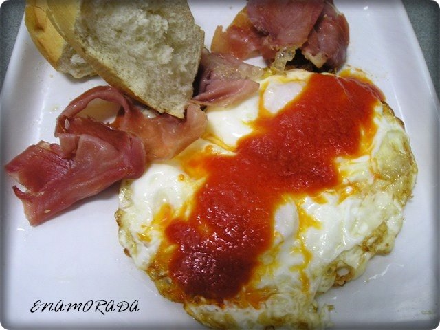 [Huevos+fritos+con+tomate+y+jamón+1+002.jpg]