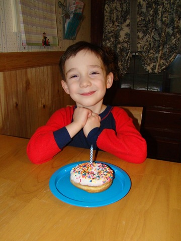[b-dayDoughnut[5].jpg]