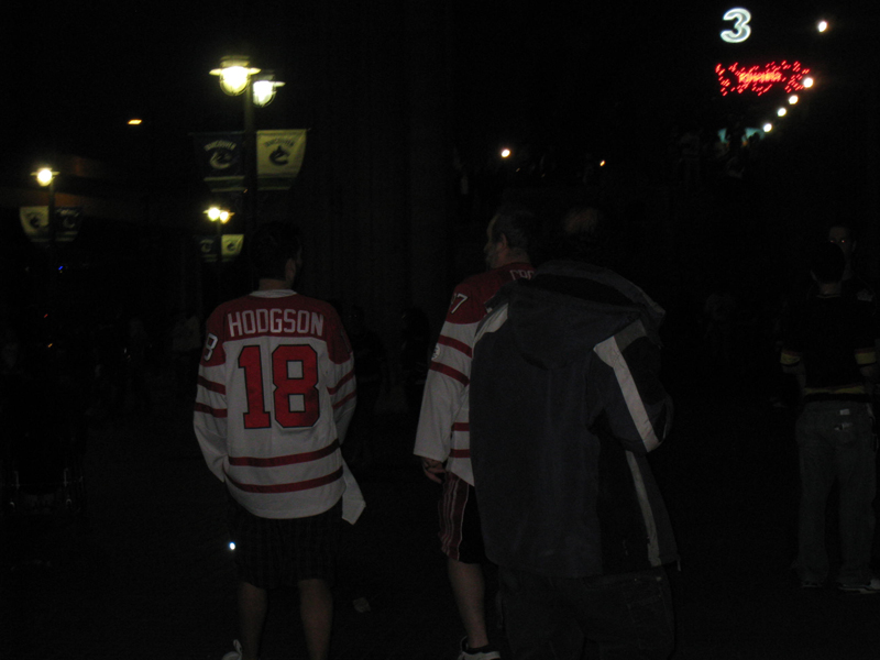 canucks_blackhawks_game6_14.jpg