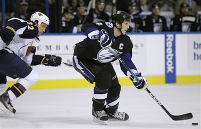 lightning_dec15_thrashers4.jpg