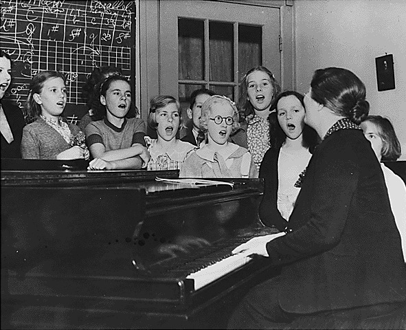 [WPA_childrens_choral_group2.jpg]