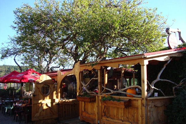 [treehousecafe[5].jpg]