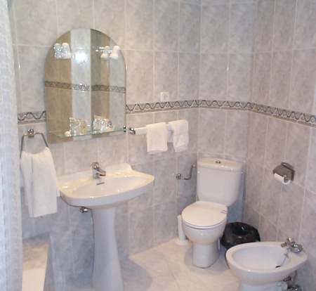 [Fotos de Decoración de Baños Pequeños76[3].jpg]