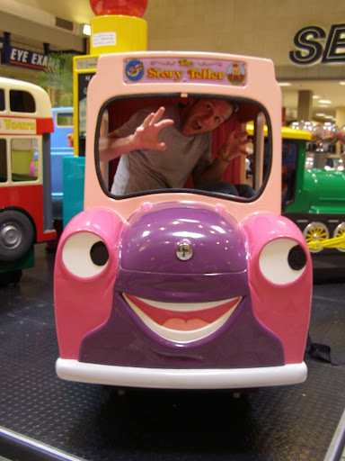 Johannes im Auto