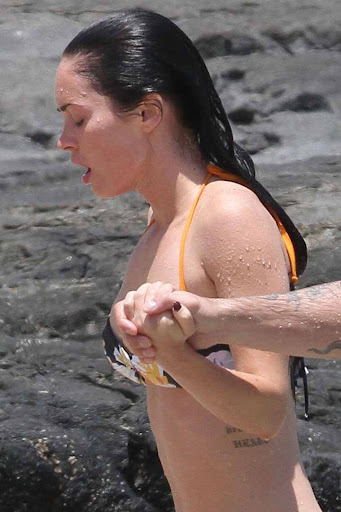 Megan Fox in Bikini at the Beach in Hawaii (MQ) nicegfx.com
