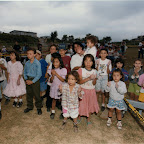 Los Cuadros Crusade children gather.jpg