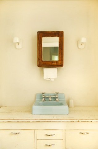 [Casa de Valentina - lavabo simples e simpático - via House og Turquoise[6].jpg]