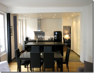 Cozinha preta - apartamento em Paris