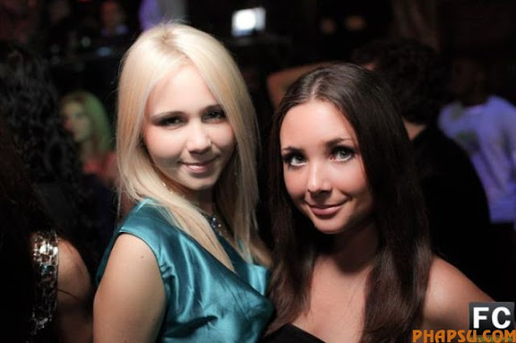 ảnh hộp đêm của Nga :x Moscow_nightclubs_sexy_girls_11